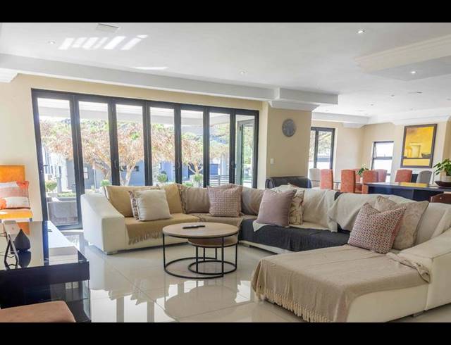 5 BEDROOM HOUSE FOR SALE IN COPPERLEAF ESTATE